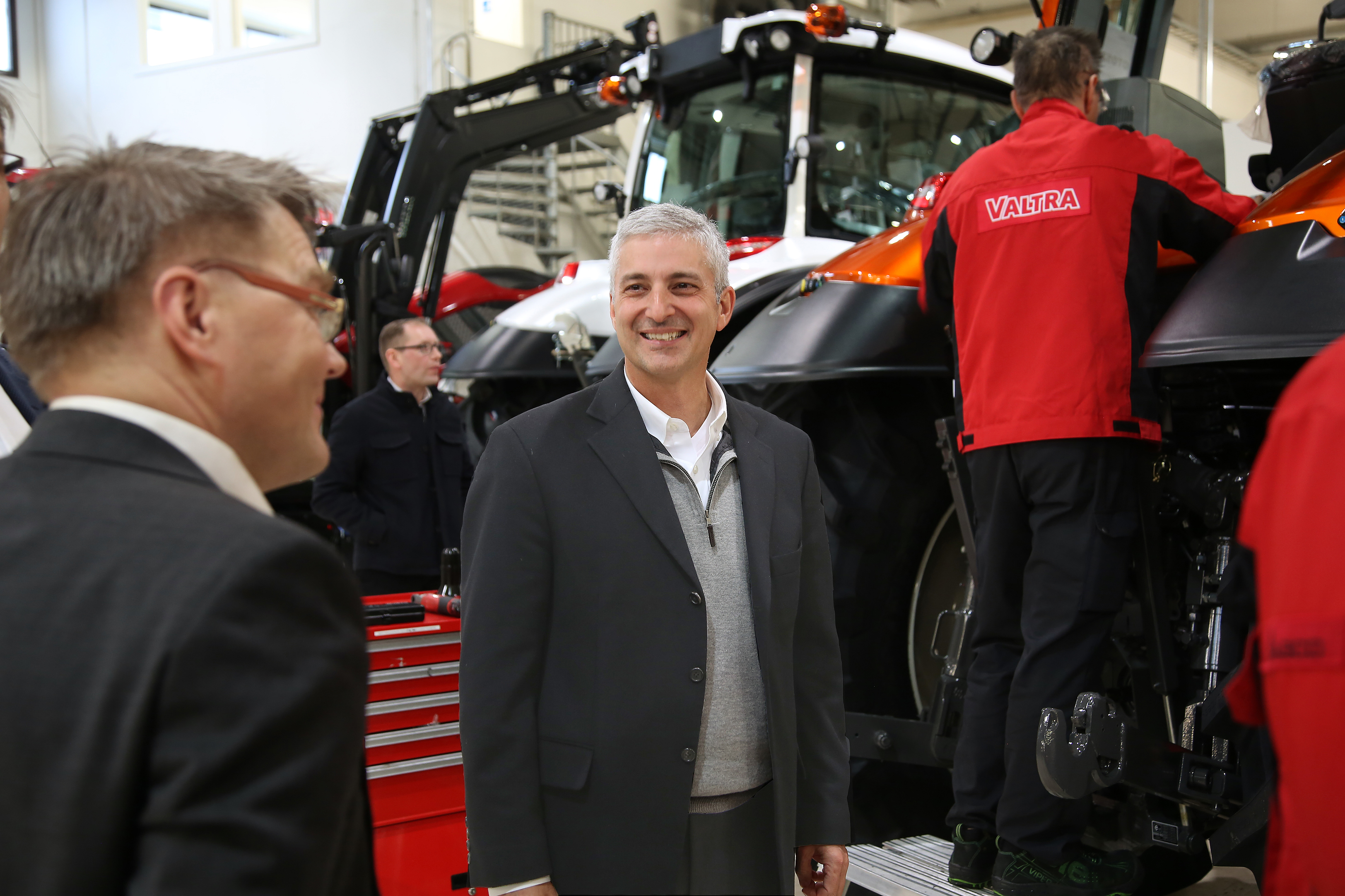 Eric Hansotia im Valtra Werk Suolahti