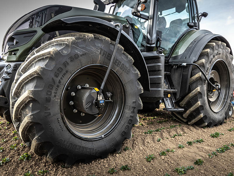 Valtra T214 Direct mit PTG-Reifendruckregelanlage