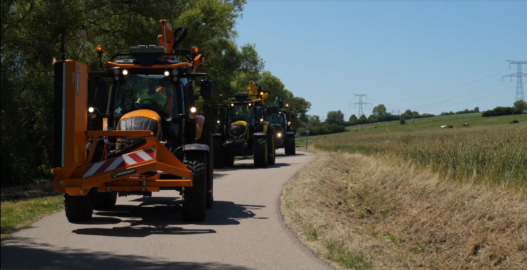 Valtra Unlimited-Traktoren: Auslegermäher von Noremat